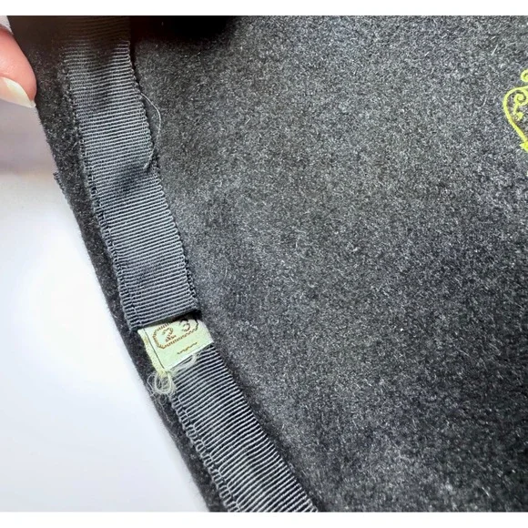 Vintage Women's Black Velour Pillbox Hat Feminine Whimsical Size 23 - Picture 5 of 5